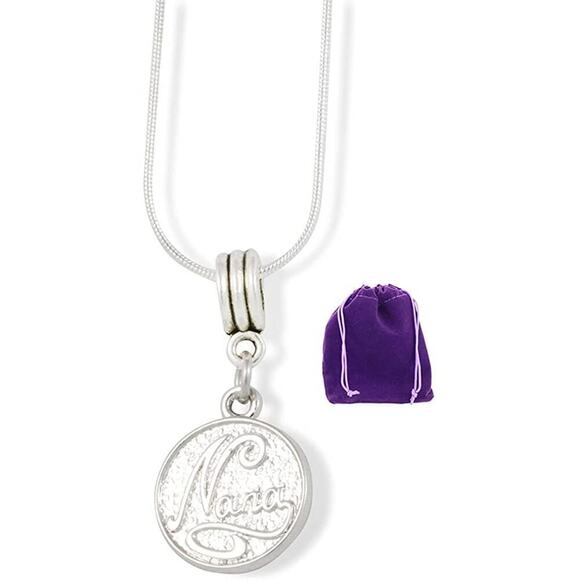Nana Necklace - Pendant Gift for Grandma Grandmother - Picture 1 of 4